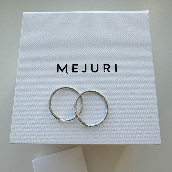 Mejuri wishbone ring set - white gold and diamonds - Picture 7 of 9